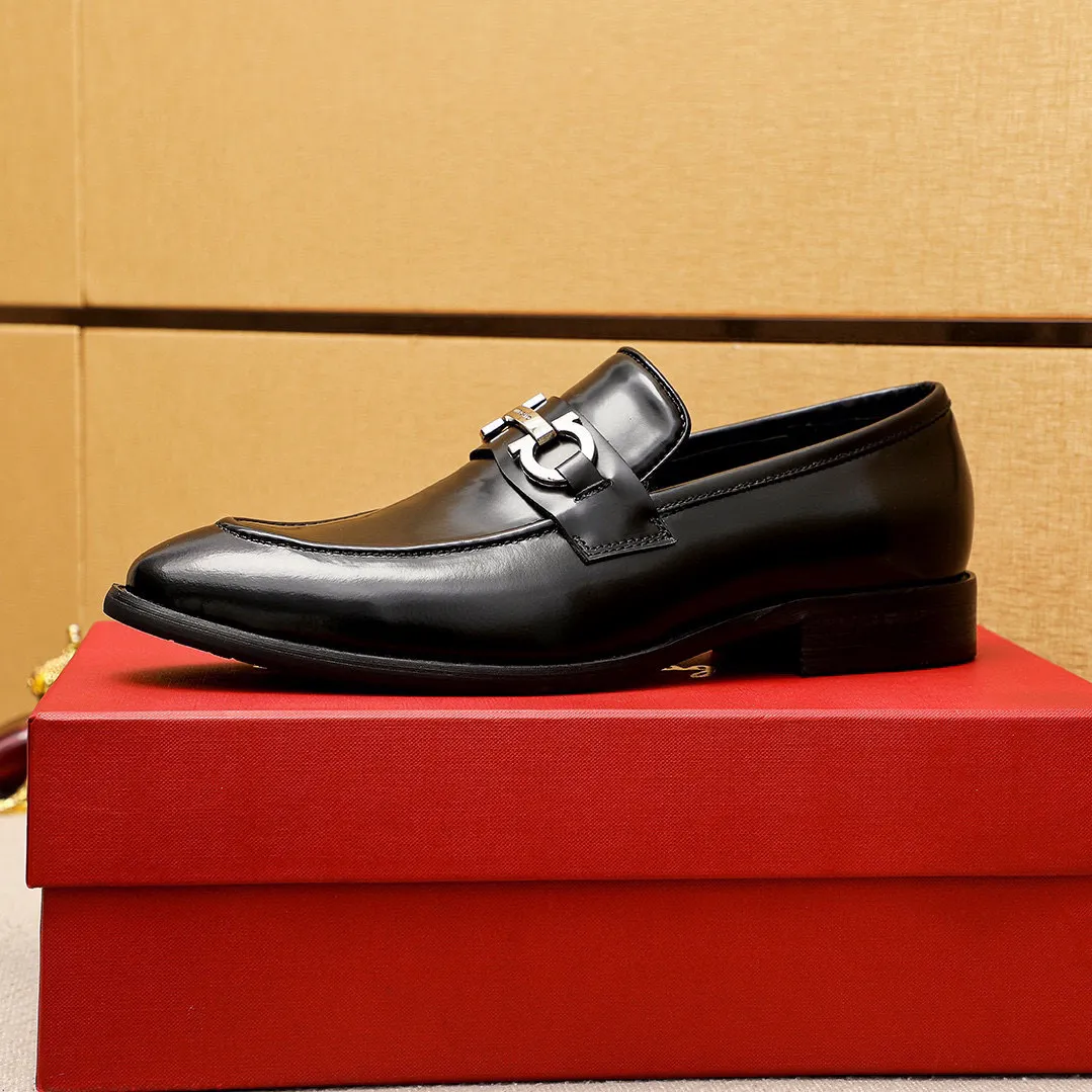 Men's shoes 💰460 💐 Product trademark: Ferragamo "Ferragamo" casual leather shoes Regular size: 39-44 (38.45.46🉑️Customized) Product materials: Selected imported open-edge beaded cowhide leather upper + classic hardware buckle, imported water-dyed cowhide leather lining. Strong three-dimensional visual effect, combined outsole Color: 2⃣️colors available